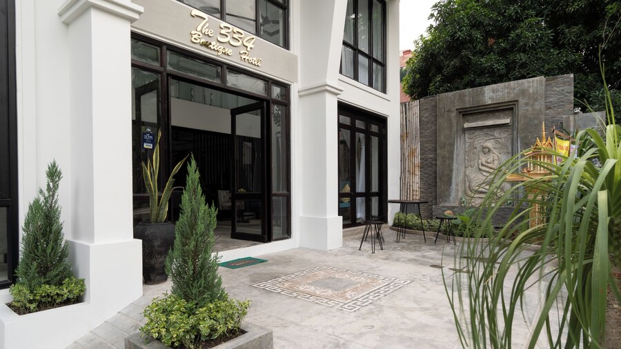 F L G Hotel
