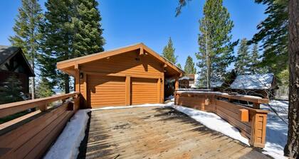 Martis Vista: 6 Bedroom, 9 Beds, Game Room with Pool Table, HOA Pool+Hot Tub, 85" TV, Views