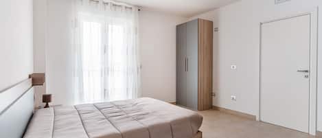 1 bedroom, iron/ironing board, travel cot, WiFi