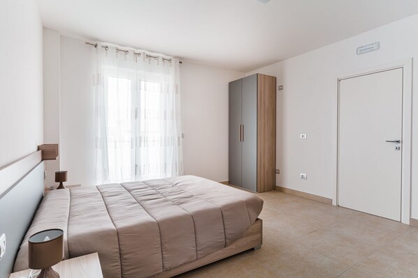 1 bedroom, WiFi, bed sheets
