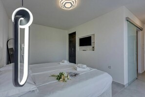 Familievilla, flere soverom (Villa Samara with Pool) | 4 soverom, strykejern/-brett, wi-fi (inkludert) og sengetøy