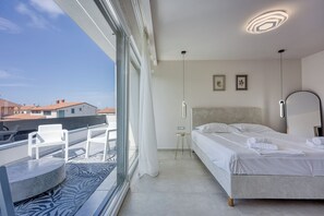 Villa familiare, camere multiple (Villa Samara with Pool) | 4 camere, ferro/asse da stiro, Wi-Fi gratuito, lenzuola