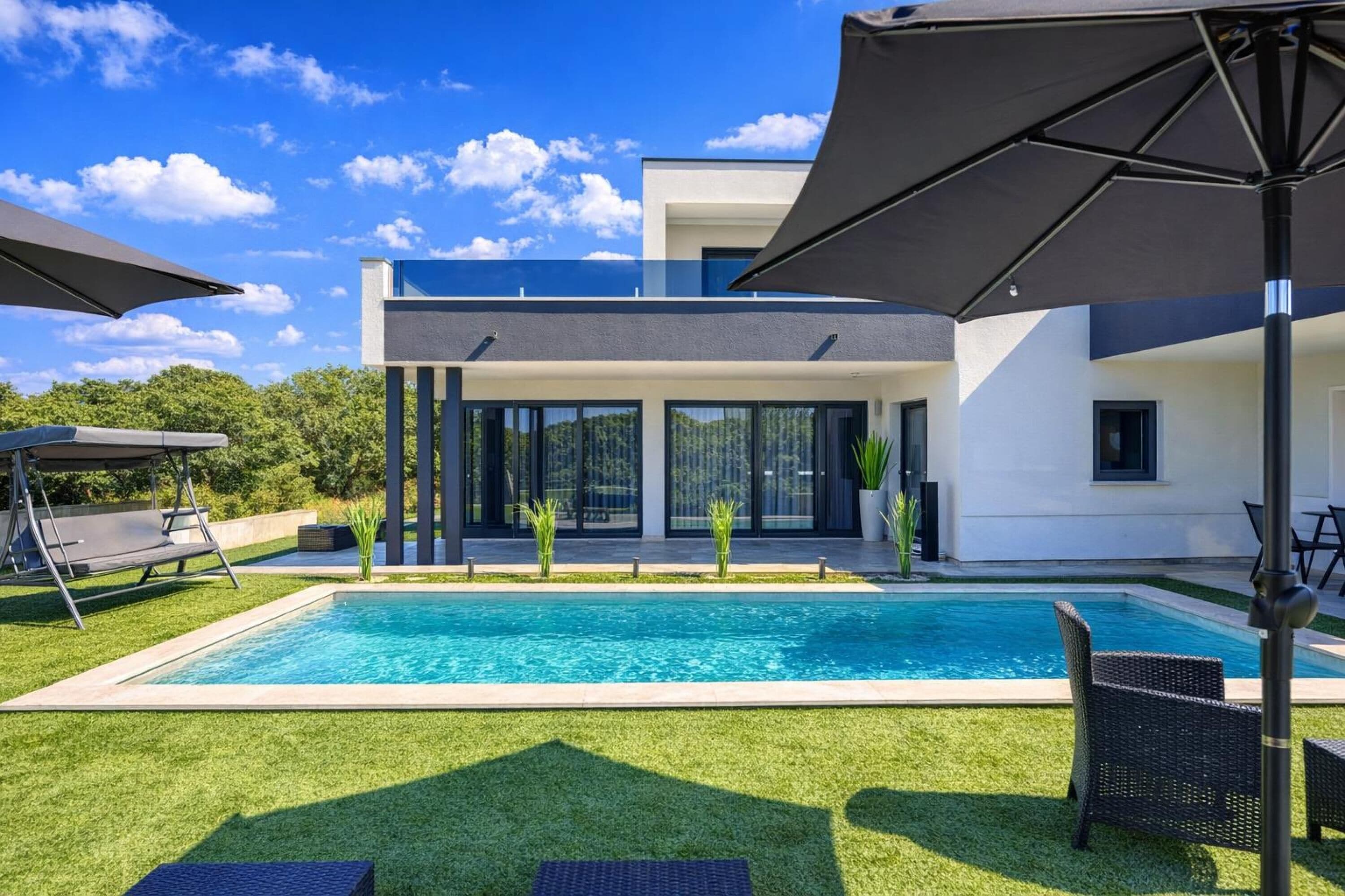 家庭别墅, 多间卧室 (Villa Samara with Pool) | 泳池 | 室外游泳池，恒温泳池