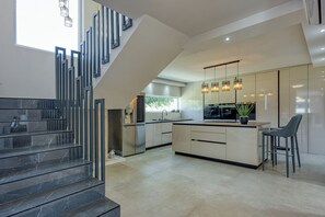 Family Villa, 4 Bedrooms (Villa Samara with Pool) | Private kitchen