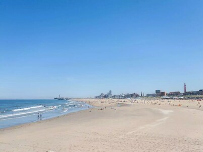 Luxury houseboat with a hot tub