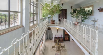Wonderful villa for 14 guests with A/C, pool, hot tub, WIFI, TV and pets allowed