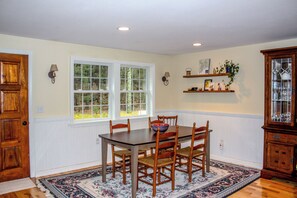 Dining - Cozy Dog-Friendly Retreat on Westport Island: Enjoy Serene Nature & Walk to Waterfront! (Westport Island)