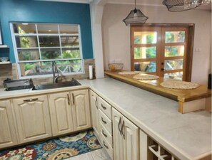 Fridge, microwave, oven, stovetop - Live like a local at the Sweetbread Chateau in Laborie, St.George's (LA BORIE)
