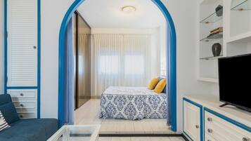 Fer et planche à repasser, accès Internet, draps fournis