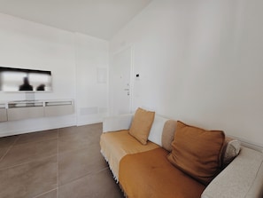 アパートメント | リビング エリア | 薄型テレビ