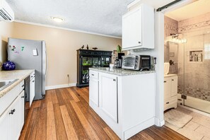 Fridge, microwave, stovetop, dishwasher - 7 Mi to Lake Chatuge: Creekside Cabin w/ Decks! (Hayesville)