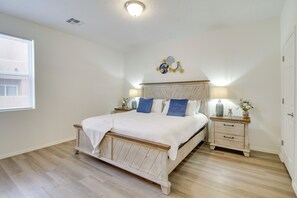 3 chambres, fer et planche à repasser, Wi-Fi, draps fournis