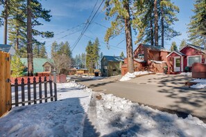 Property grounds - Walk to Beach: Dog-Friendly Cabin in Glenbrook! (Glenbrook)