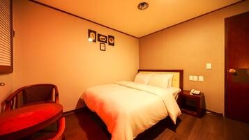 Standard Double Room | Soundproofing, free WiFi