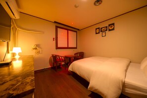 Standard Double Room | Soundproofing, free WiFi - Bongrae Motel (Incheon)