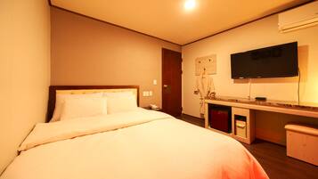 Standard Double Room | Soundproofing, free WiFi