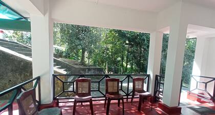 Kandy Breeze Stay : A Villa in relaxing natural surrounding with a Spice Garden