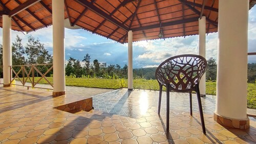 Villa Cabins with Cozy bed & breakfast in charming Sakleshpur