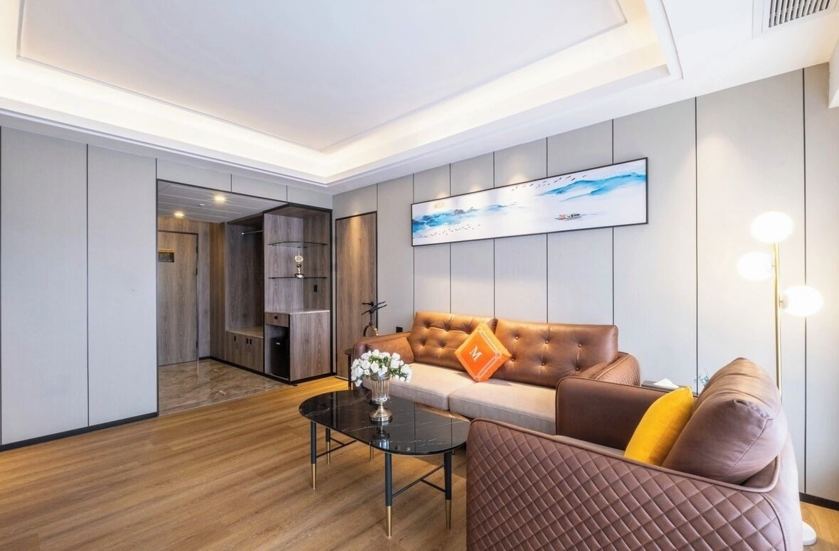 Business Suite | Laptop workspace, free WiFi