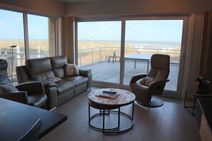 Căn hộ Deluxe, 3 phòng ngủ | Khu phòng khách