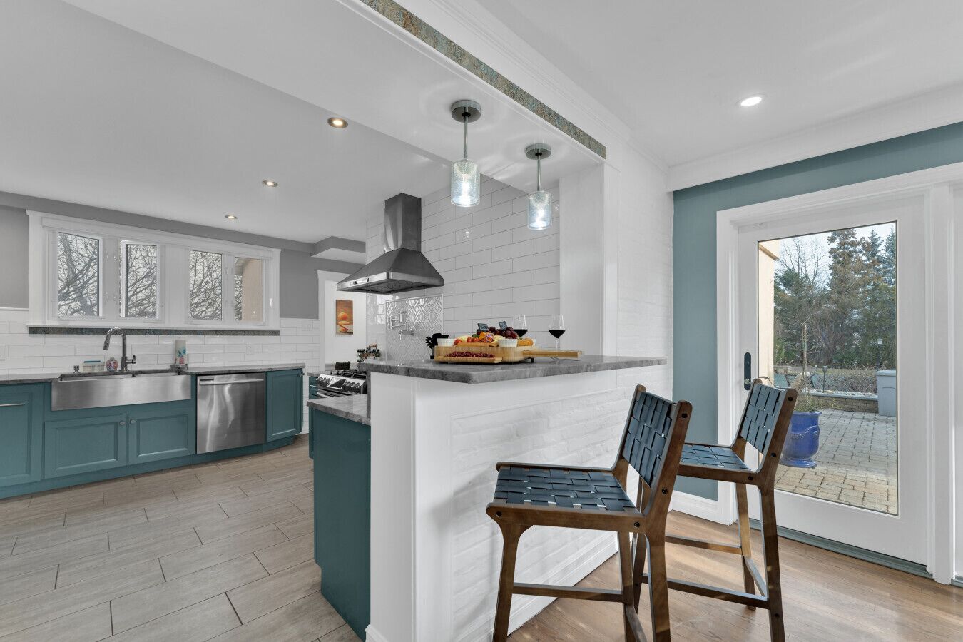 雪櫃、微波爐、焗爐、爐具