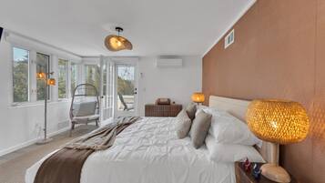 7 bedrooms, desk, iron/ironing board, travel crib