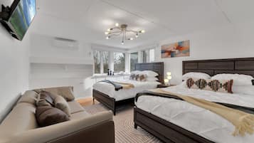 7 chambres, bureau, fer et planche à repasser, lit parapluie