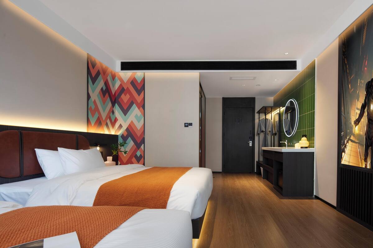 Comfort Twin Room | Premium bedding, down duvets, pillow-top beds, desk