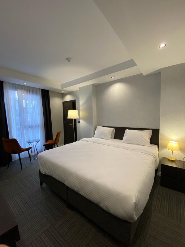 Business Studio Suite, City View