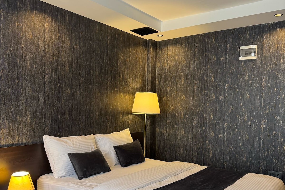 Grand-Suite, Blick auf den Innenhof | 1 Schlafzimmer, hochwertige Bettwaren, Minibar, Schreibtisch