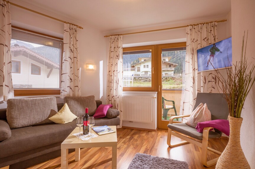 Vacation Apartment/apartment For 3 Guests With 60m² In Finkenberg (272163) - Finkenberg