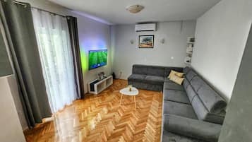 Hus - 3 soveværelser - ryger - privat pool | Stue