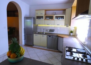 House, 3 Bedrooms, Smoking, Private Pool | Interior