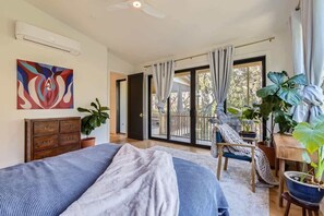 5 bedrooms, desk, iron/ironing board, travel cot