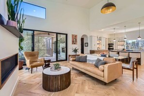 TV, fireplace, offices - Austin's LUX Modern Home Near Downtown & Zilker (Austin)