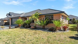 Exterior - Paradise Shores Ruakaka Beach 600m Walk to the Beach (Ruakaka)