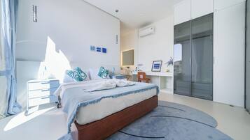 6 bedrooms, WiFi, bed sheets