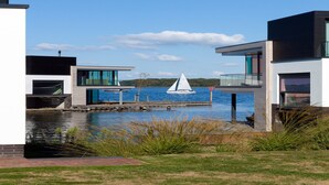 Unclassified image, 5 of 40, button - Water Villa in Zeeland by Lake Veere (Arnemuiden)