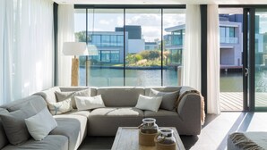 Unclassified image, 3 of 40, button - Water Villa in Zeeland by Lake Veere (Arnemuiden)