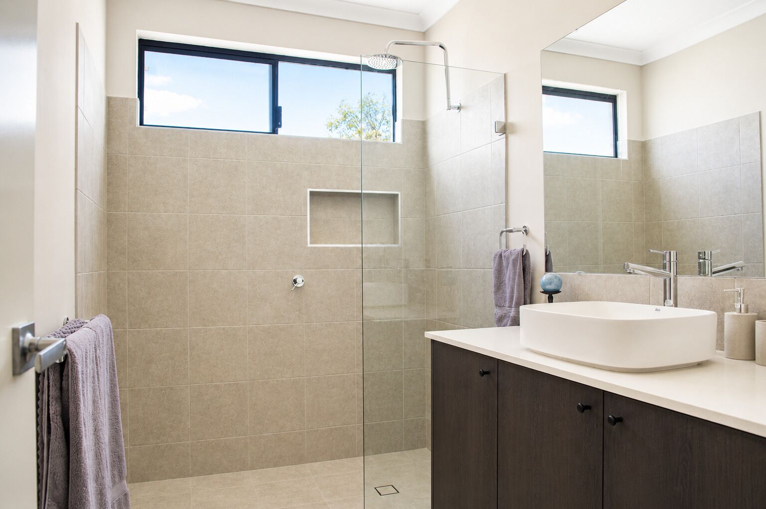 Deluxe House, Multiple Beds, Non Smoking | Bathroom | Hair dryer, towels, shampoo, toilet paper