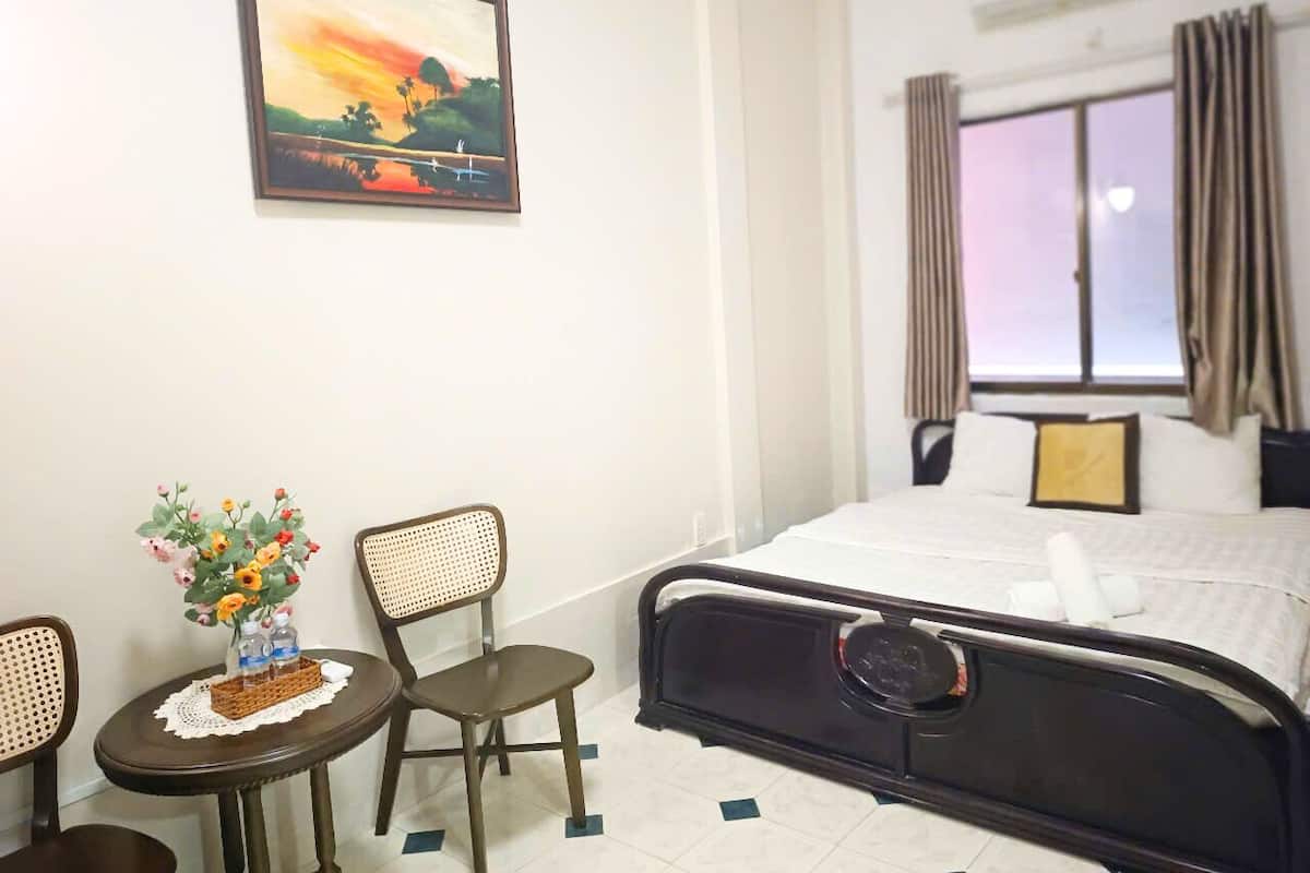 Phòng đôi Deluxe | Bộ đồ giường cao cấp, màn/rèm cản sáng 