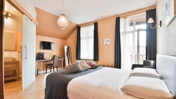 Classic-Doppelzimmer, Balkon | Hochwertige Bettwaren, Verdunkelungsvorhänge, schallisolierte Zimmer