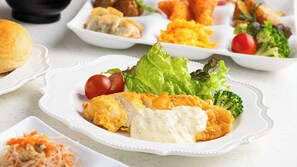 每日付費供應吃到飽自助式早餐