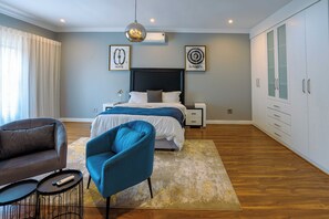 11 bedrooms, iron/ironing board, WiFi, bed sheets