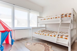 House | 3 bedrooms - Cozy Ostend Home Tin Tin la Mer Near Beach (Ostend)