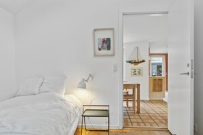 3 chambres, fer et planche à repasser, accès au Wi-Fi (inclus)