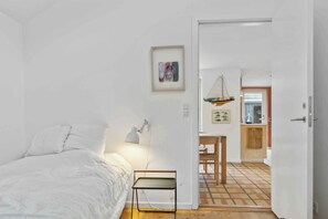 3 bedrooms, iron/ironing board, free WiFi