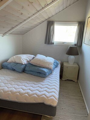 2 quartos, ferros/tábuas de passar roupa, Wi-Fi de cortesia