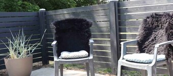 Lovely house by the water with cozy courtyard