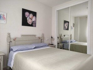 2 bedrooms, bed sheets